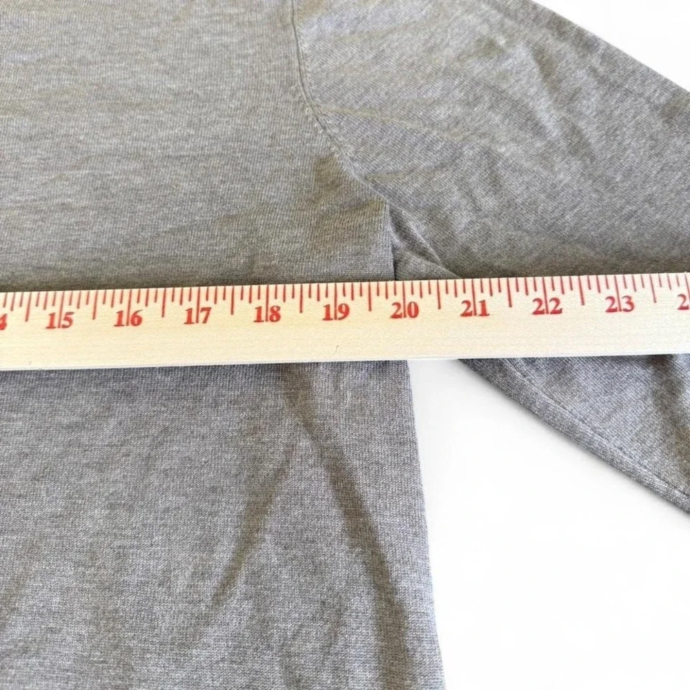 H&M grey slim fit‎ crewneck sweater Size M